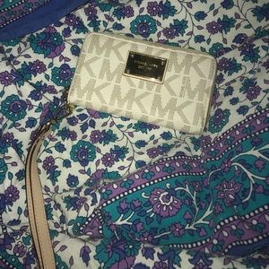 Michael kors wallet